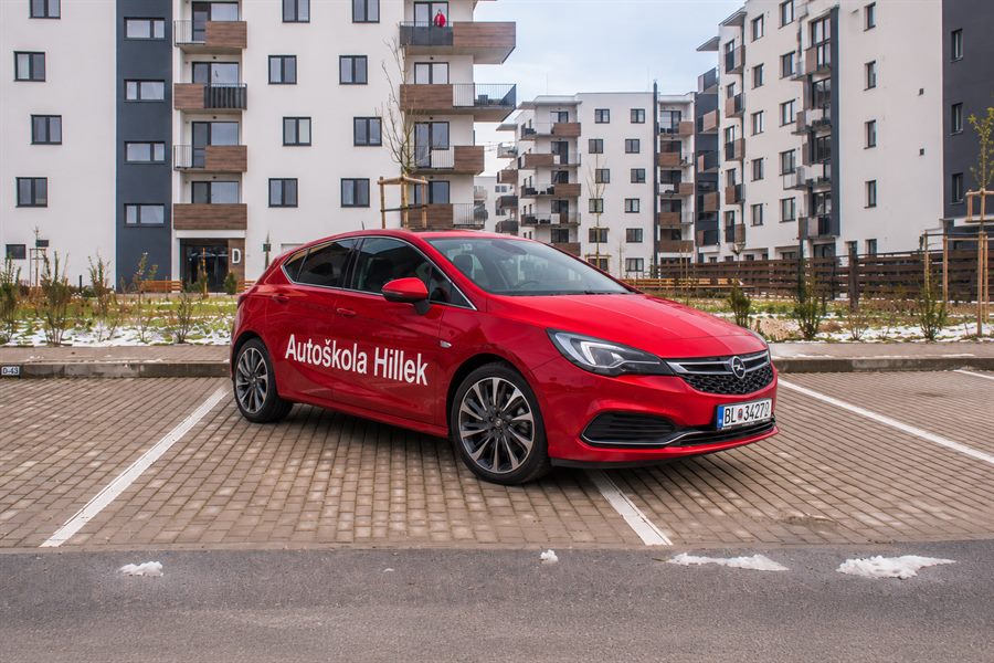 Opel Astra autoškoly Hillek